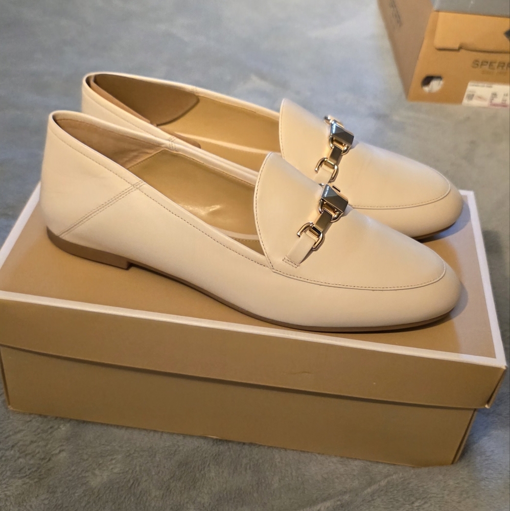 NWB sz 9.5 Michael Kors White Leather Loafers with Horsebit Detail